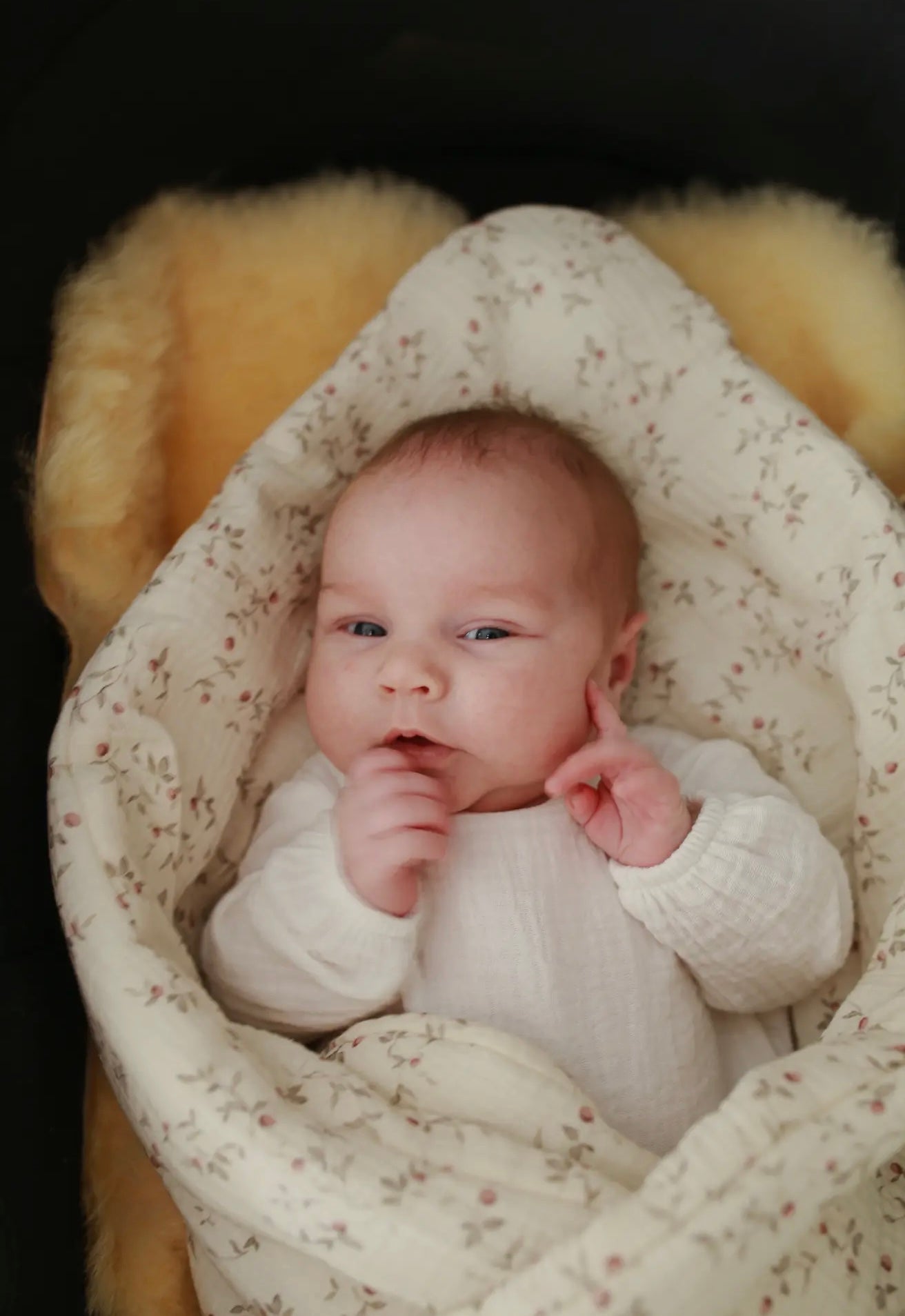 Muslin Baby Wrap / Swaddle – Cream Floral